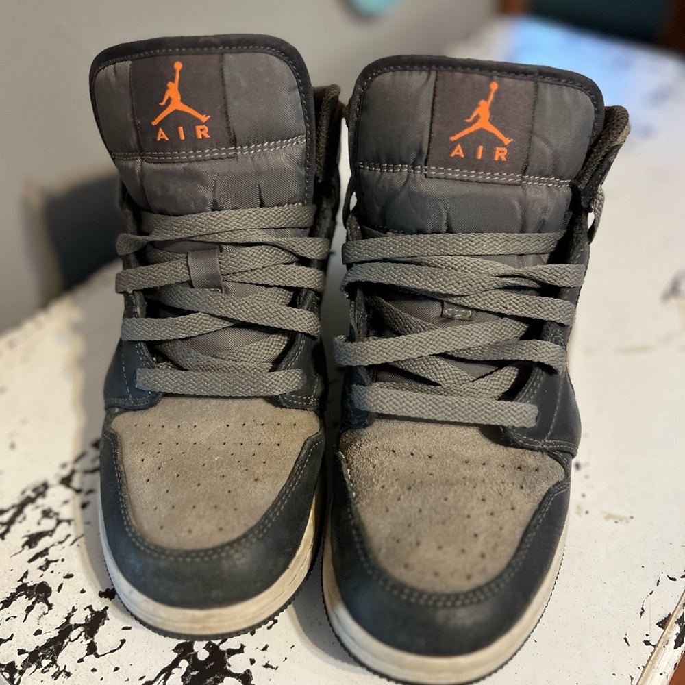 Nike Air Jordan 1 Mid SE Night Stadium Size 6.5Y Sneakers